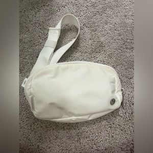 Lululemon Everywhere Belt Bag